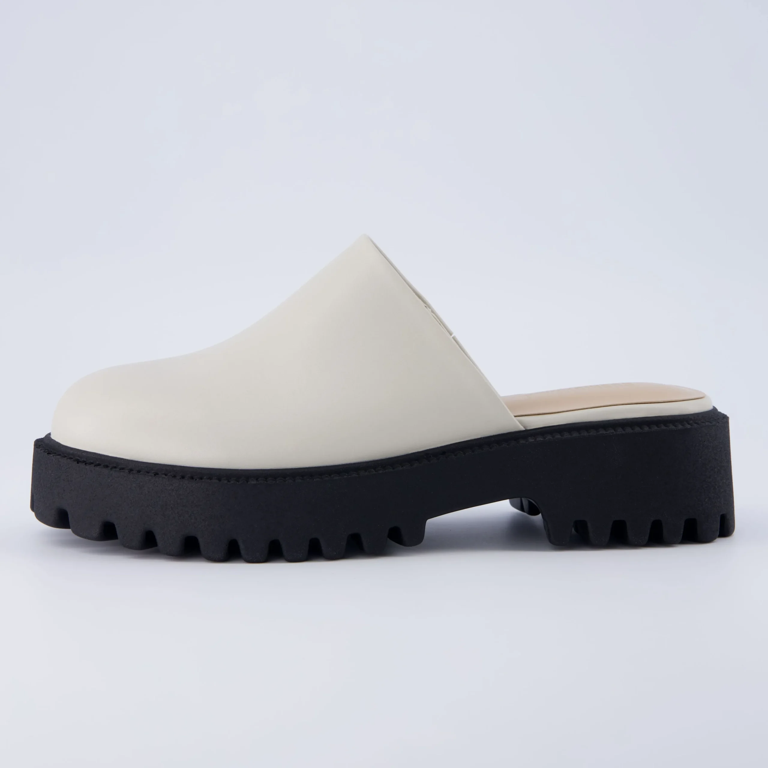 Clogs & Mules>Cushionaire Bolt Slip On Lug Mule