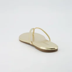 Flat Sandals><noscript><img width=