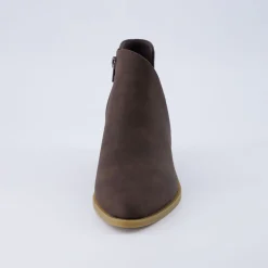 Booties><noscript><img width=