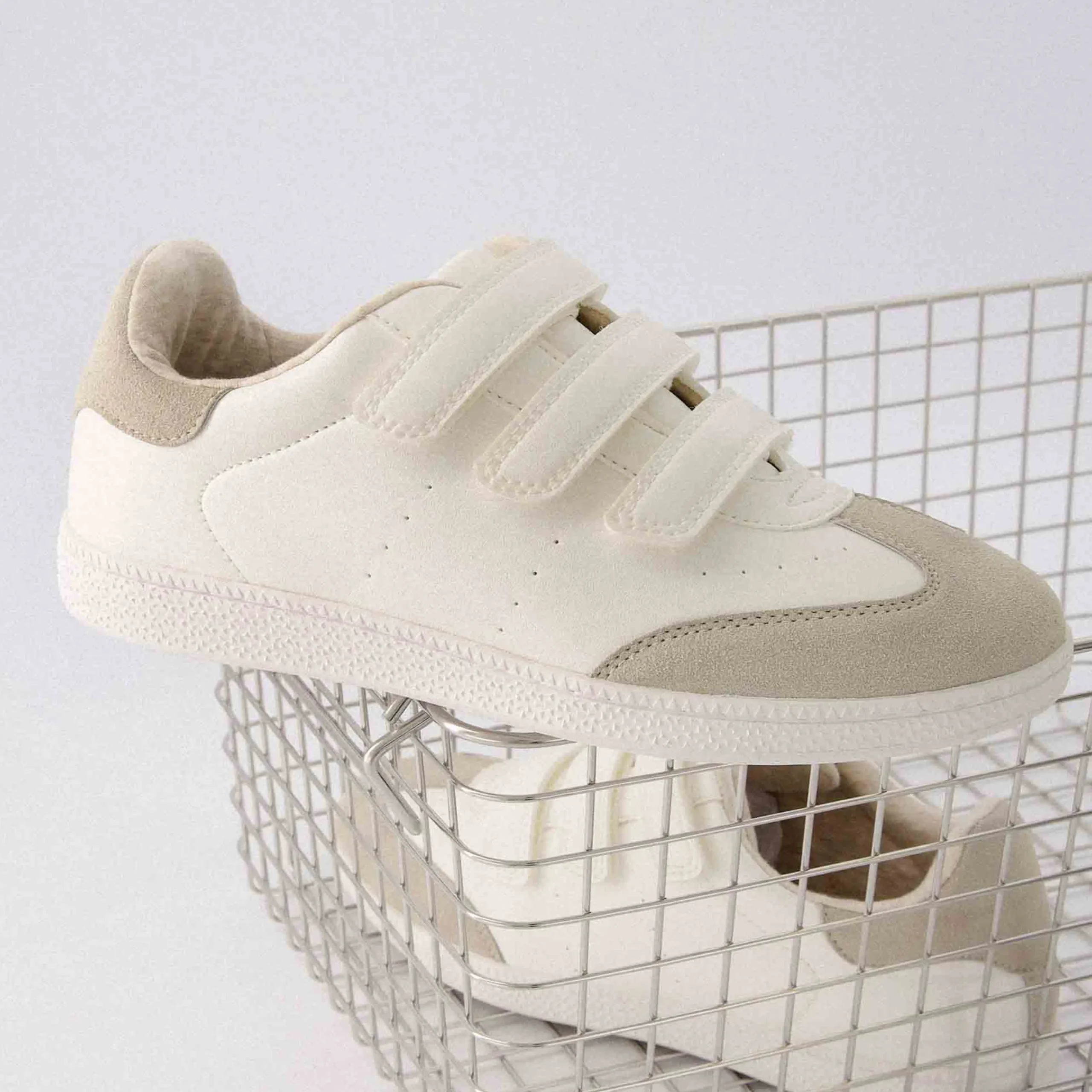Fashion Sneakers | Sneakers>Cushionaire Fondue Velcro Sneaker White/Grey