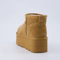 Cozy Boots | Booties><noscript><img width=