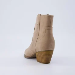 Booties><noscript><img width=