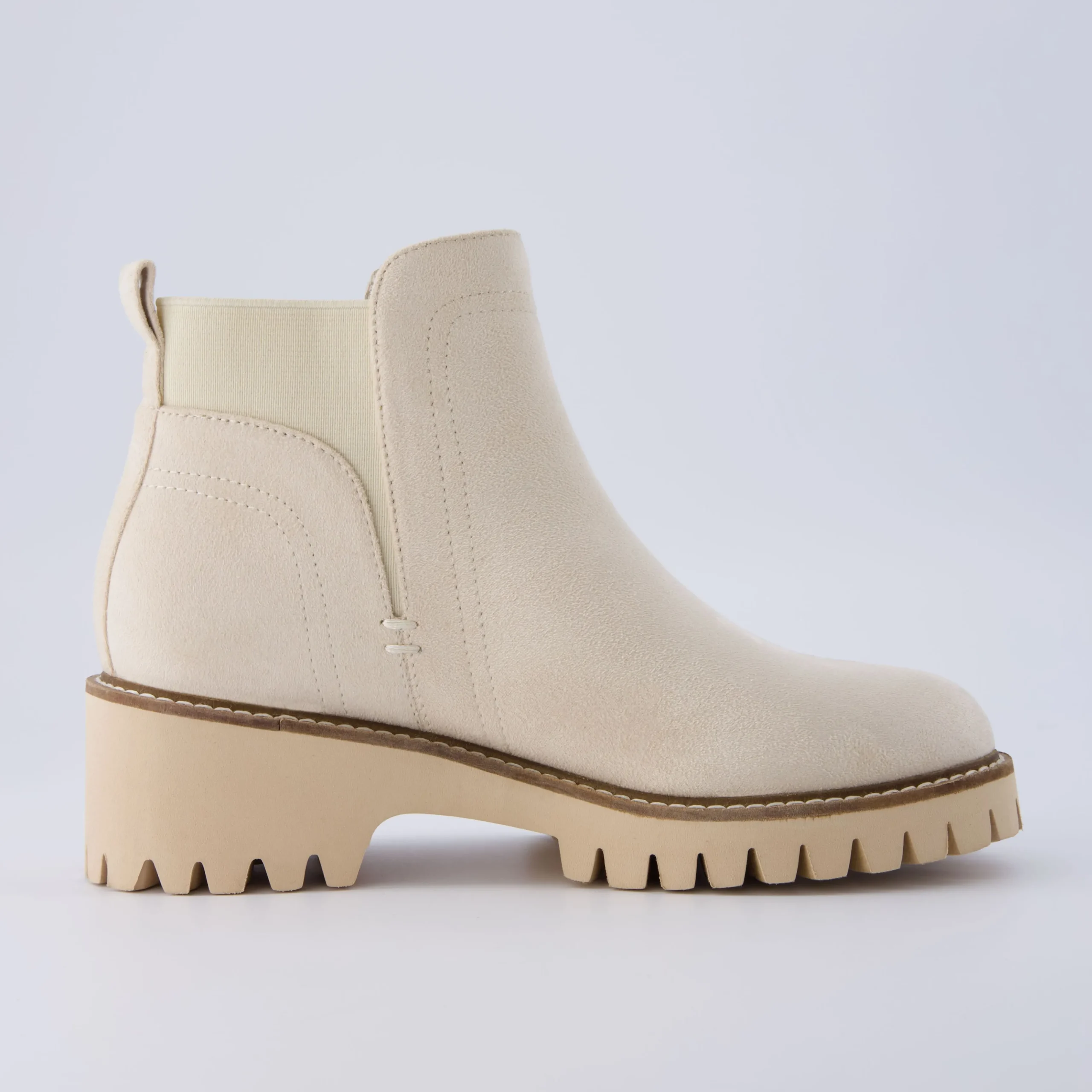 Chelsea Boots | Booties>Cushionaire Parade Lug Sole Boot