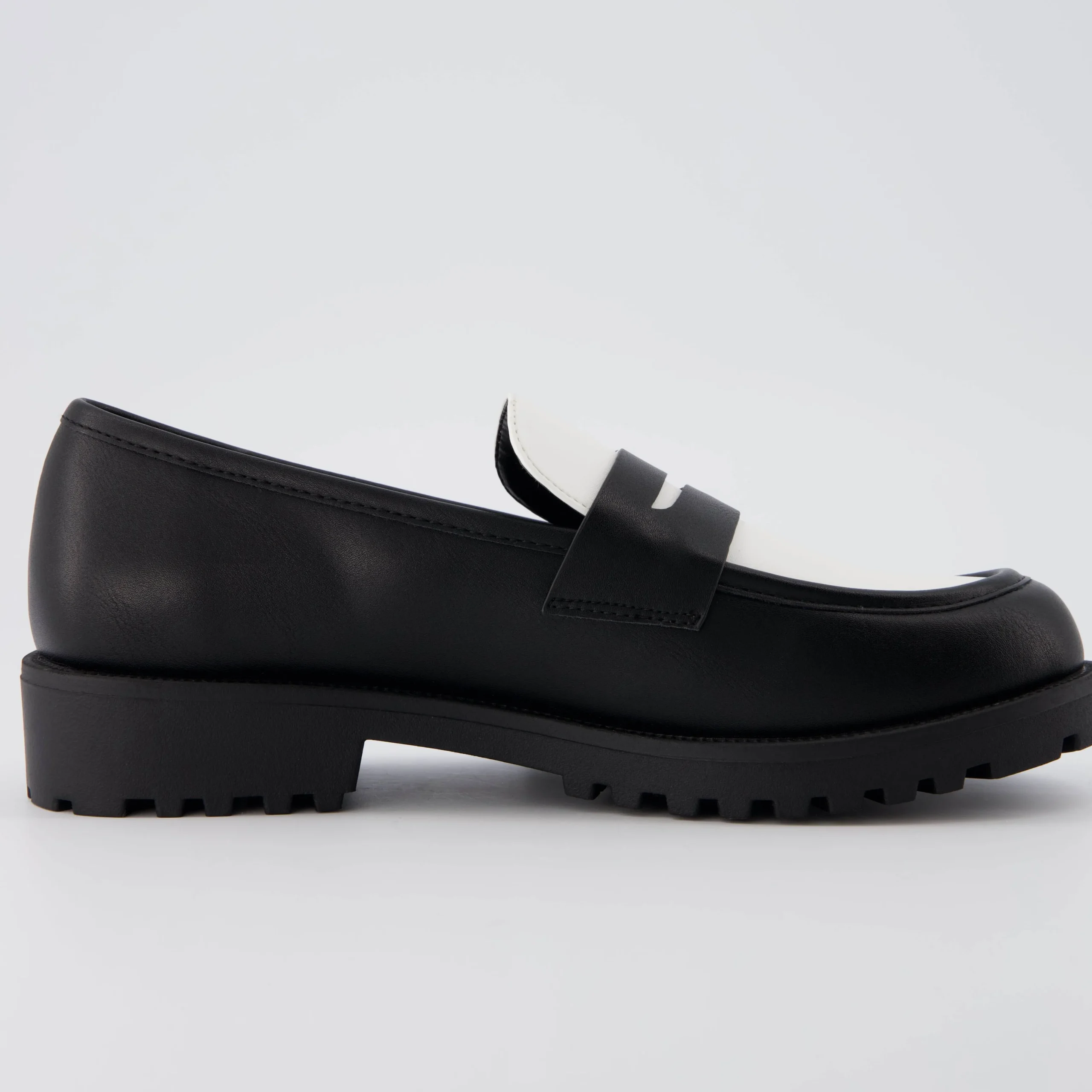 Loafers | Casuals>Cushionaire Reggio Contrast Slip On Loafer Black/White