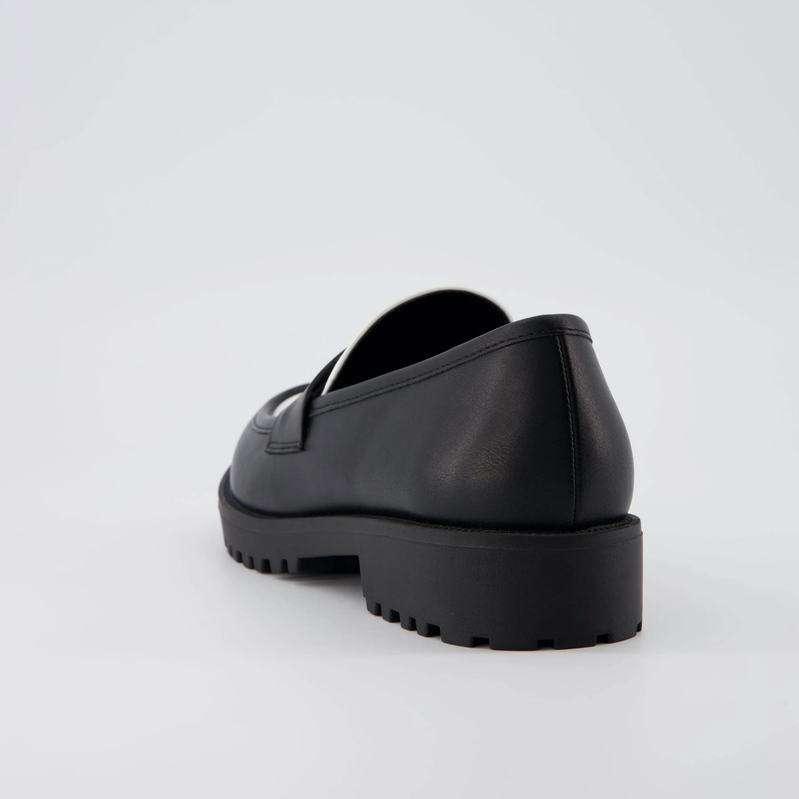 Loafers | Casuals>Cushionaire Reggio Contrast Slip On Loafer Black/White