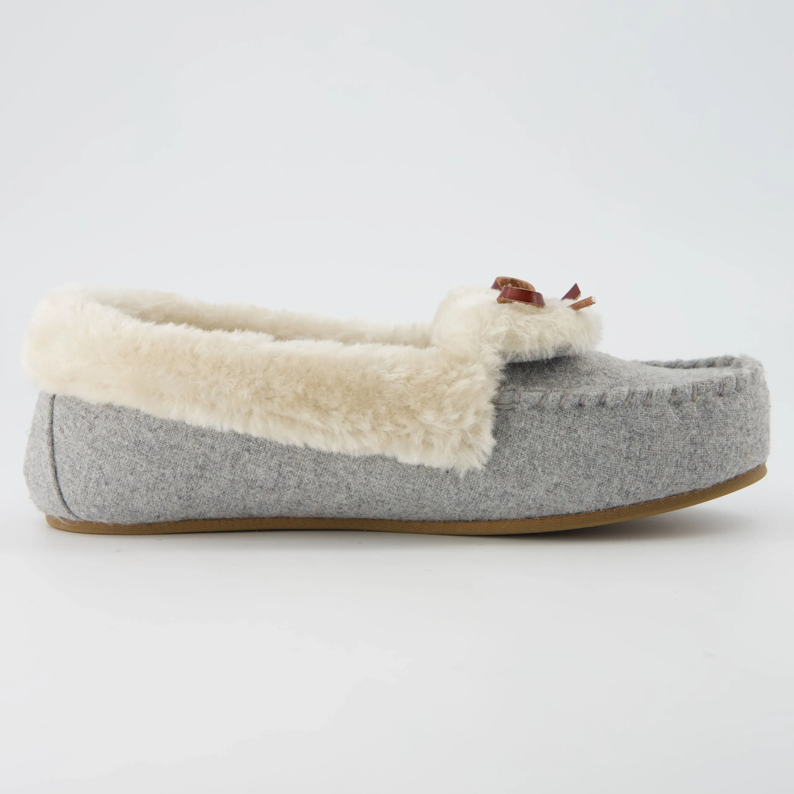 Slippers>Cushionaire Stella Cozy Moccasin Slippers