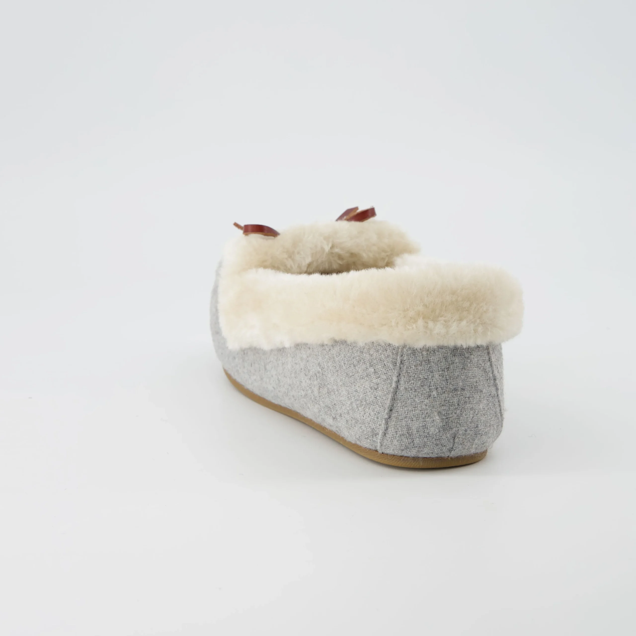 Slippers>Cushionaire Stella Cozy Moccasin Slippers