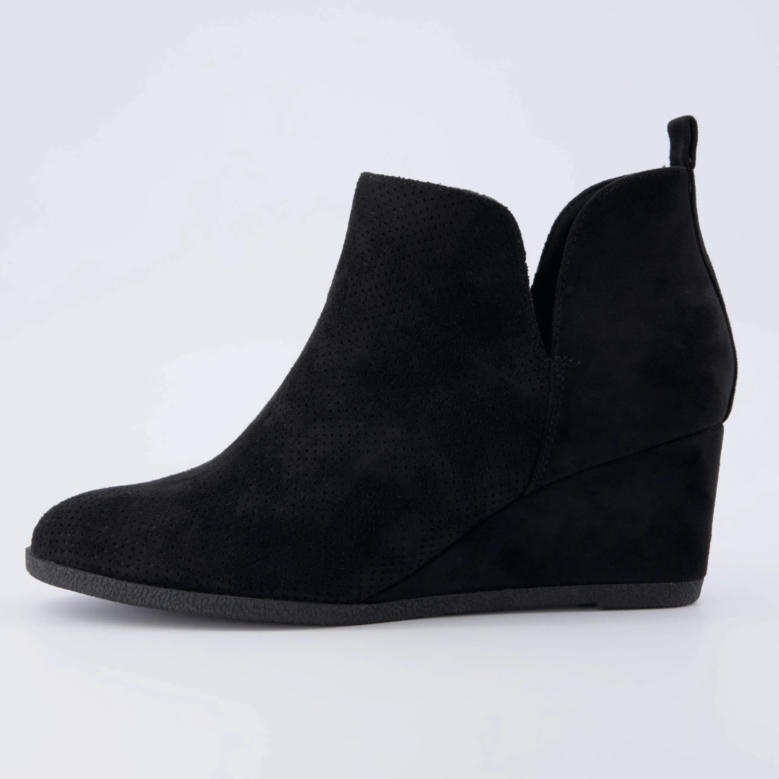 Booties>Cushionaire Tito Wedge Bootie