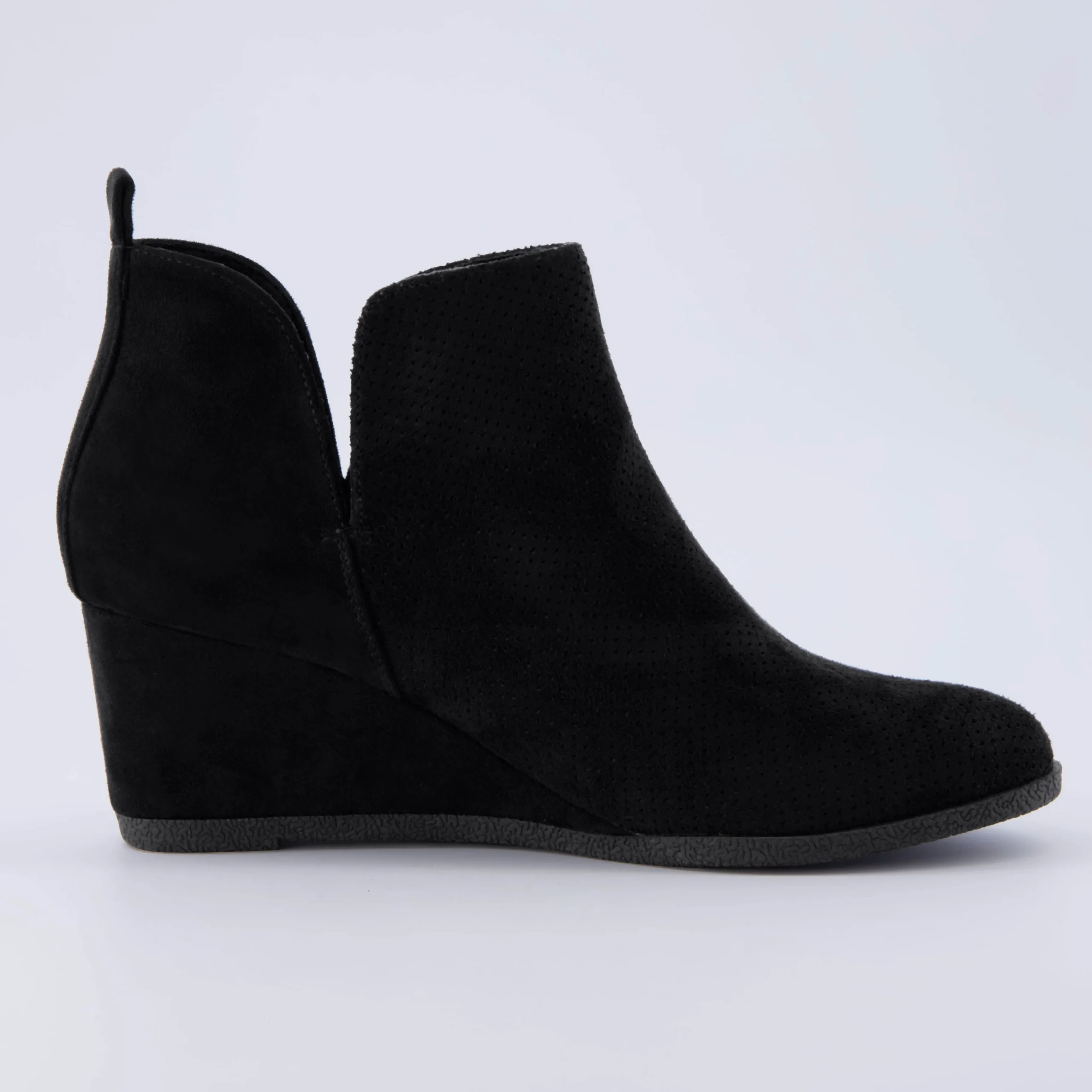 Booties>Cushionaire Tito Wedge Bootie